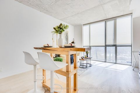 Photo 9 at 208 - 2 Gladstone Avenue, Little Portugal, Toronto