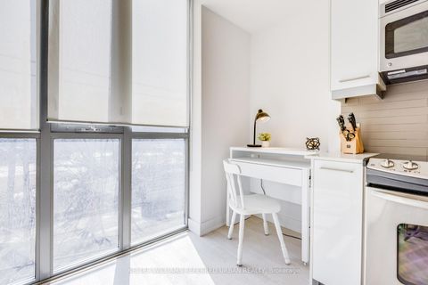 Photo 17 at 208 - 2 Gladstone Avenue, Little Portugal, Toronto