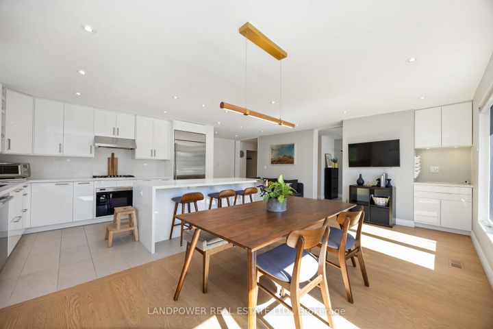 Photo 7 at 48 Marowyne Drive, Don Valley Village, Toronto