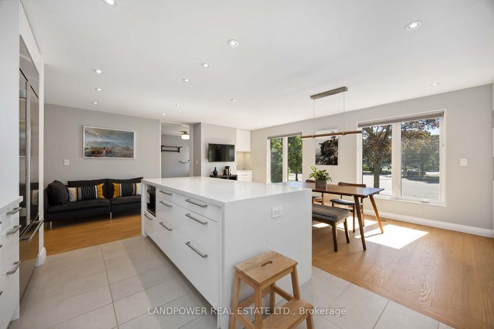 Photo 8 at 48 Marowyne Drive, Don Valley Village, Toronto