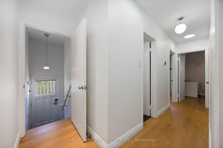 Photo 14 at 48 Marowyne Drive, Don Valley Village, Toronto