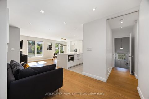 Photo 4 at 48 Marowyne Drive, Don Valley Village, Toronto