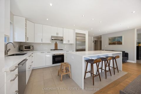 Photo 10 at 48 Marowyne Drive, Don Valley Village, Toronto