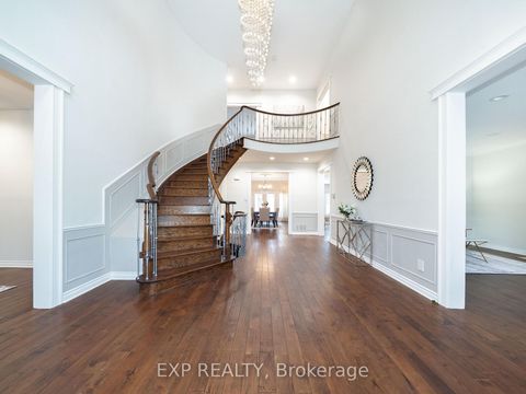 Photo 5 at 10 Edmund Crescent, Bayview Hill, Richmond Hill