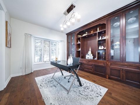 Photo 10 at 10 Edmund Crescent, Bayview Hill, Richmond Hill