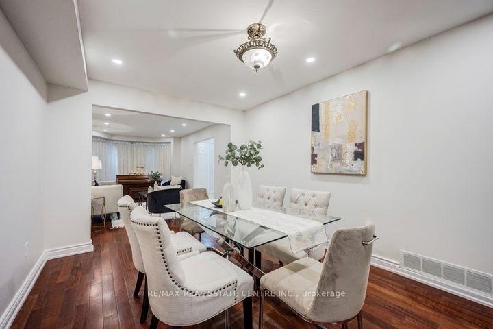 Photo 8 at 5580 Millbrook Lane, East Credit, Mississauga