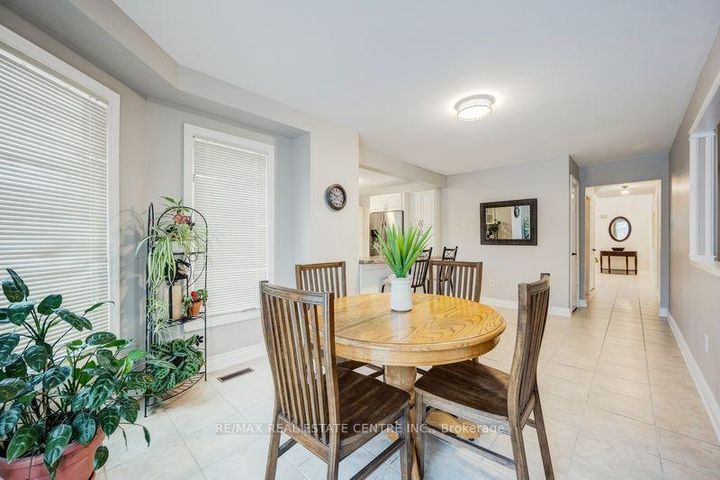 Photo 14 at 5580 Millbrook Lane, East Credit, Mississauga