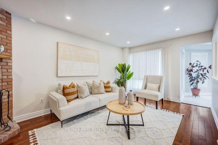 Photo 17 at 5580 Millbrook Lane, East Credit, Mississauga