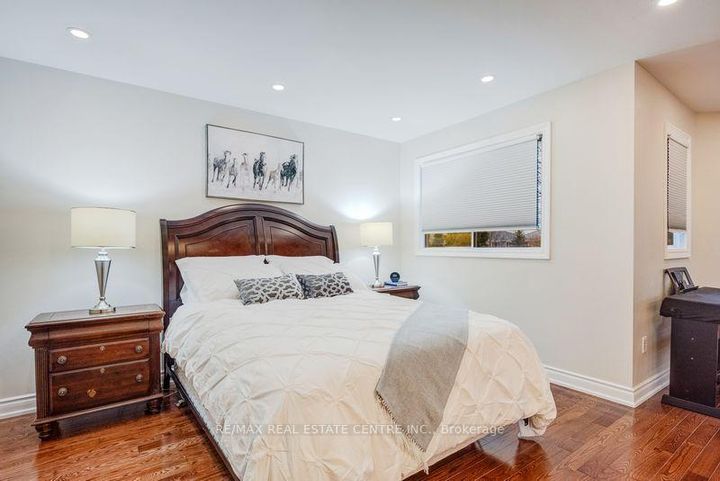 Photo 23 at 5580 Millbrook Lane, East Credit, Mississauga