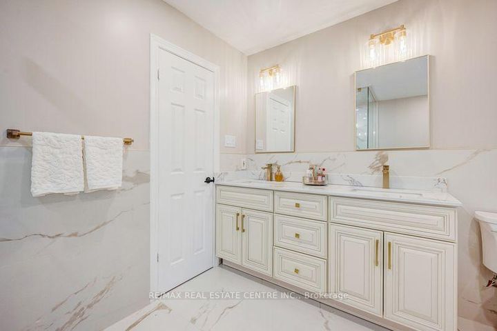 Photo 25 at 5580 Millbrook Lane, East Credit, Mississauga