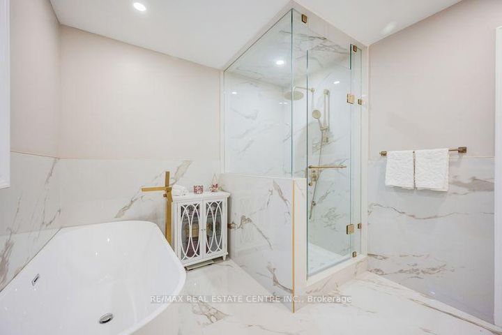 Photo 27 at 5580 Millbrook Lane, East Credit, Mississauga