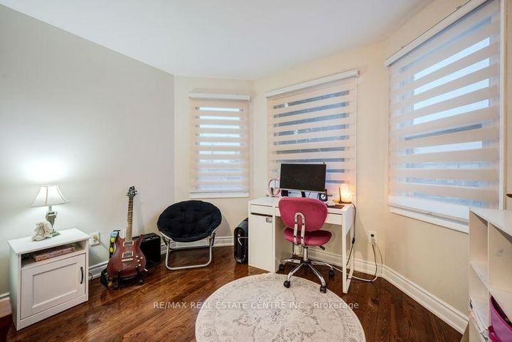 Photo 30 at 5580 Millbrook Lane, East Credit, Mississauga