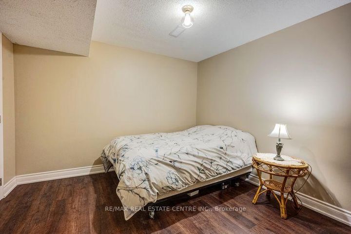 Photo 35 at 5580 Millbrook Lane, East Credit, Mississauga