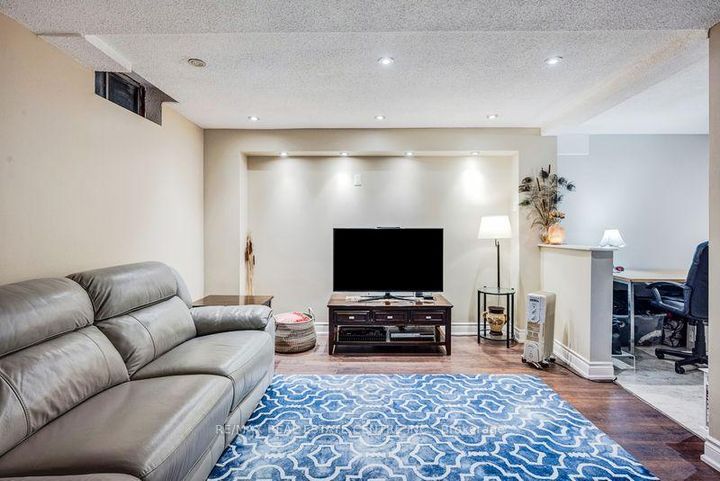 Photo 37 at 5580 Millbrook Lane, East Credit, Mississauga