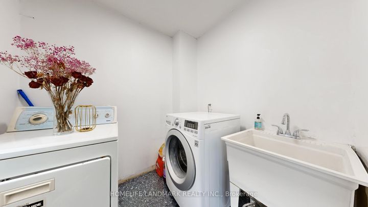 Photo 19 at 121 Digby Crescent, Milliken Mills East, Markham