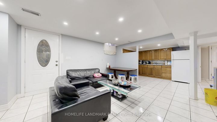 Photo 42 at 121 Digby Crescent, Milliken Mills East, Markham