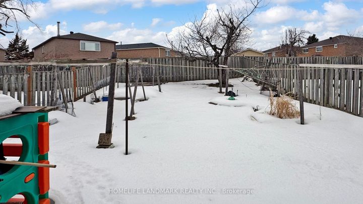 Photo 48 at 121 Digby Crescent, Milliken Mills East, Markham