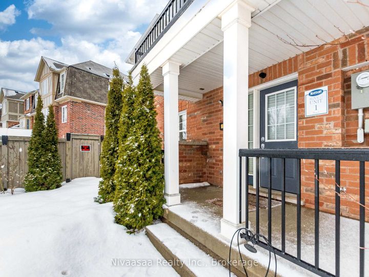 Photo 3 at 18 Betterton Crescent, Northwest Brampton, Brampton