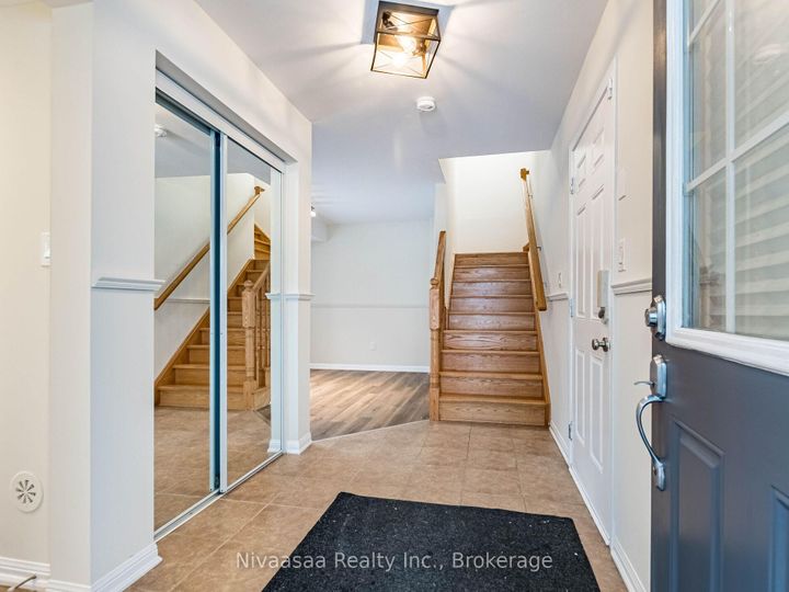 Photo 5 at 18 Betterton Crescent, Northwest Brampton, Brampton