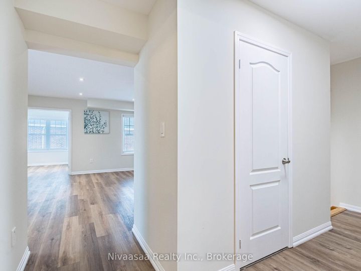 Photo 11 at 18 Betterton Crescent, Northwest Brampton, Brampton