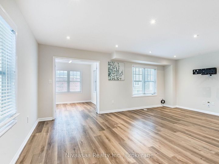 Photo 12 at 18 Betterton Crescent, Northwest Brampton, Brampton