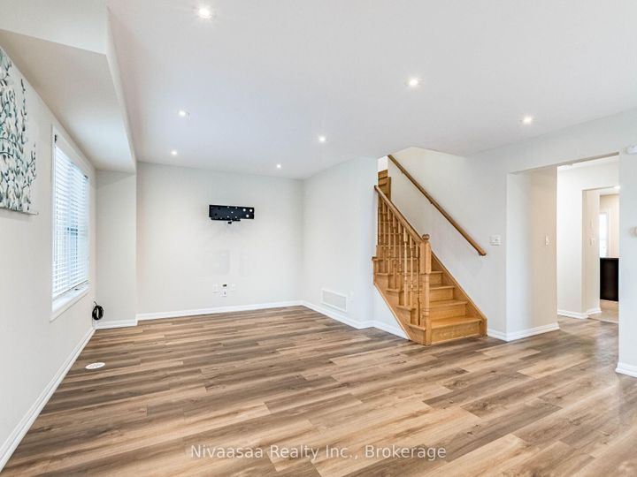 Photo 14 at 18 Betterton Crescent, Northwest Brampton, Brampton