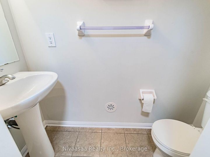 Photo 23 at 18 Betterton Crescent, Northwest Brampton, Brampton