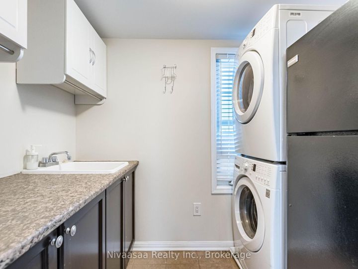 Photo 24 at 18 Betterton Crescent, Northwest Brampton, Brampton