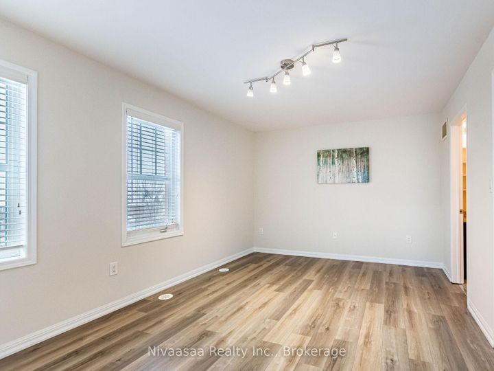 Photo 26 at 18 Betterton Crescent, Northwest Brampton, Brampton