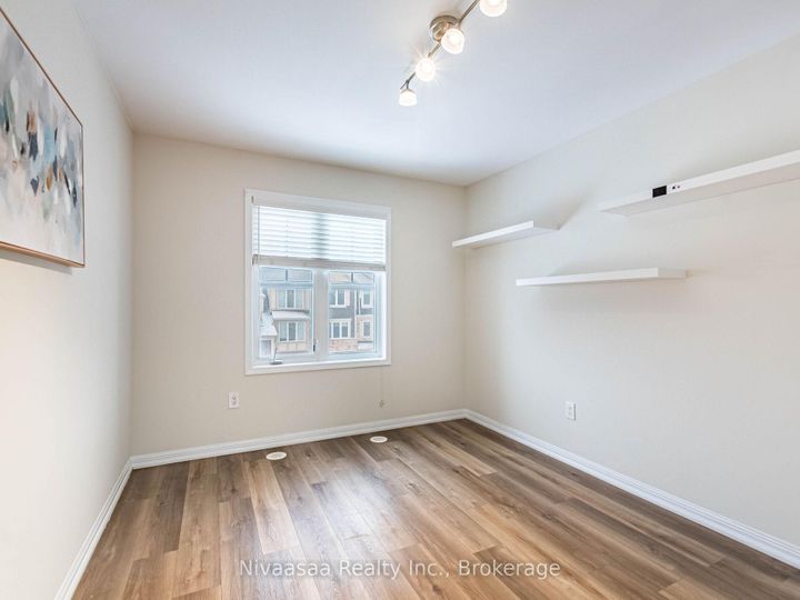 Photo 32 at 18 Betterton Crescent, Northwest Brampton, Brampton