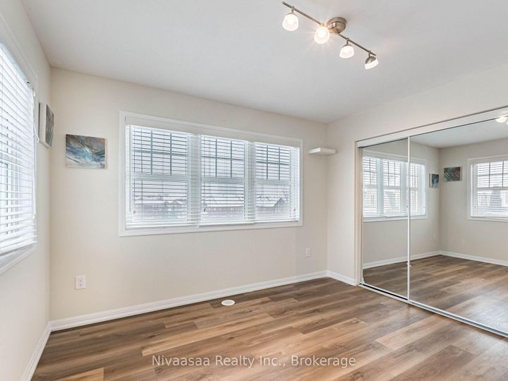 Photo 34 at 18 Betterton Crescent, Northwest Brampton, Brampton