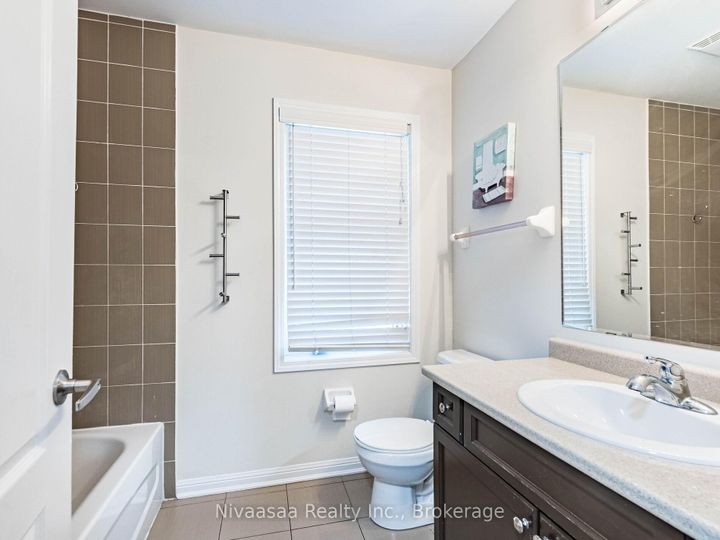 Photo 36 at 18 Betterton Crescent, Northwest Brampton, Brampton