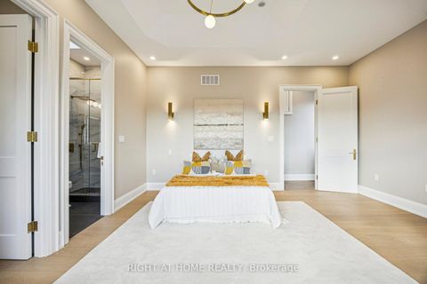 Photo 16 at 1 Lynnhaven Road, Lawrence, Toronto