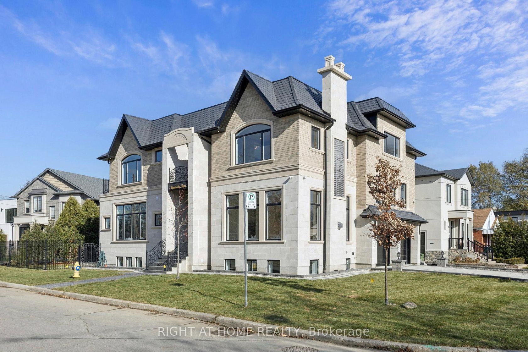 1 Lynnhaven Road, Lawrence, Toronto photo number 2