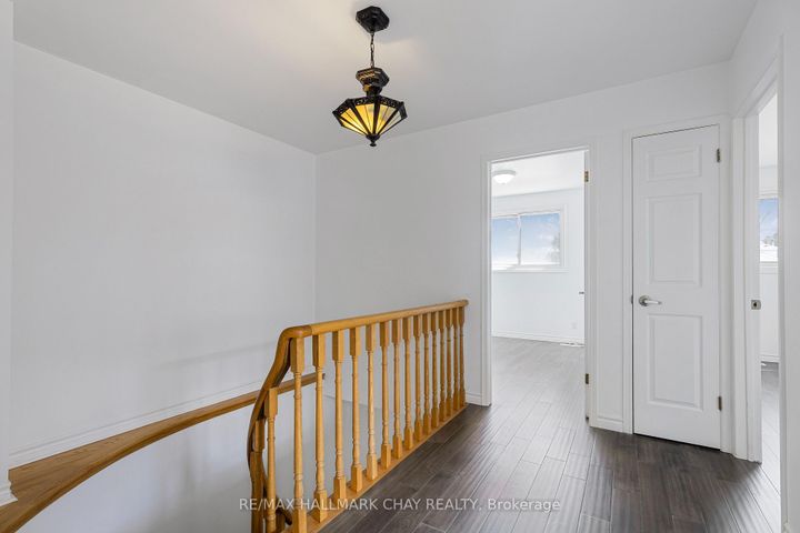 Photo 9 at 492 Britannia Avenue, Bradford, Bradford West Gwillimbury