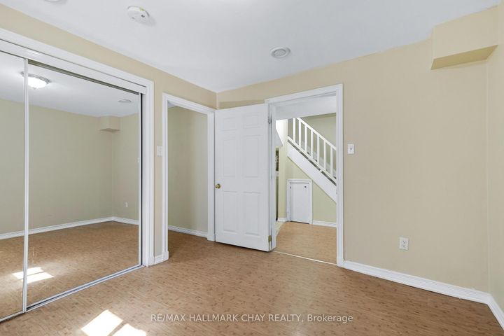 Photo 17 at 492 Britannia Avenue, Bradford, Bradford West Gwillimbury