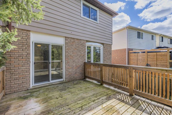 Photo 21 at 492 Britannia Avenue, Bradford, Bradford West Gwillimbury