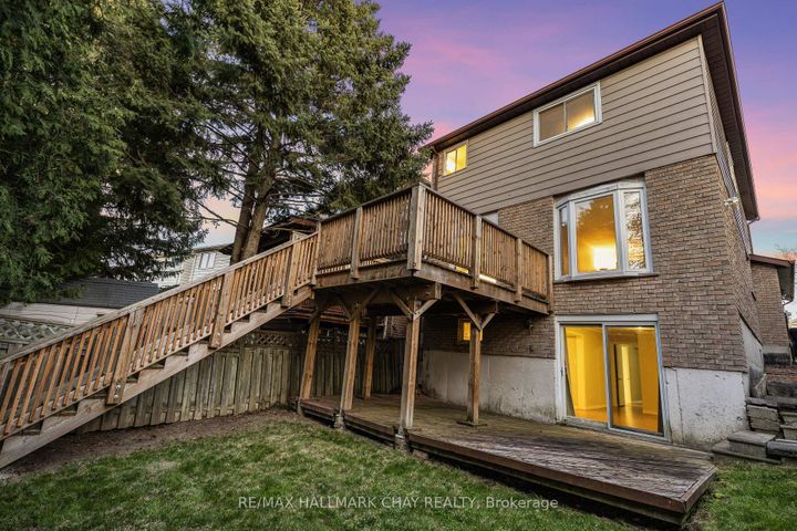 Photo 25 at 492 Britannia Avenue, Bradford, Bradford West Gwillimbury