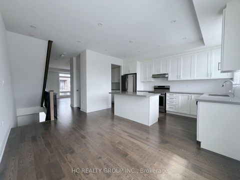 Photo 9 at 142 Moneypenny Place, Beverley Glen, Vaughan