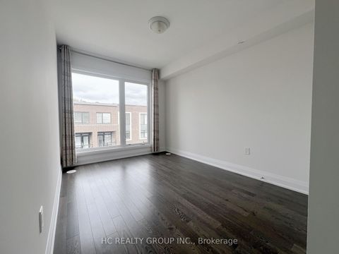 Photo 18 at 142 Moneypenny Place, Beverley Glen, Vaughan