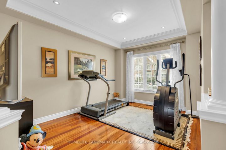 Photo 5 at 7 Via Campanile, Vellore Village, Vaughan