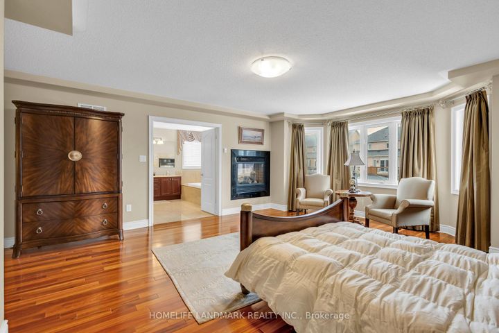 Photo 15 at 7 Via Campanile, Vellore Village, Vaughan