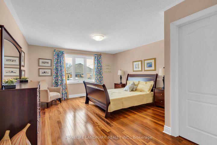 Photo 21 at 7 Via Campanile, Vellore Village, Vaughan