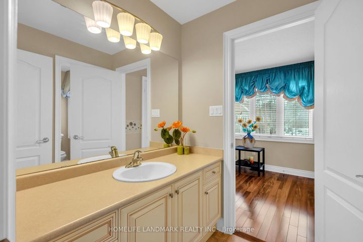 Photo 24 at 7 Via Campanile, Vellore Village, Vaughan