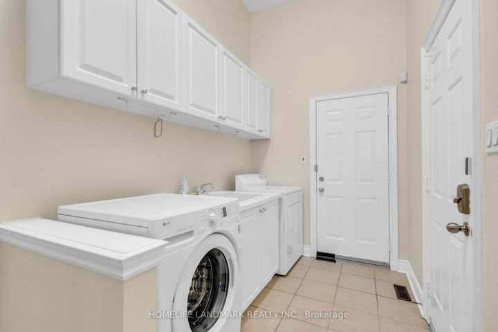 Photo 28 at 7 Via Campanile, Vellore Village, Vaughan