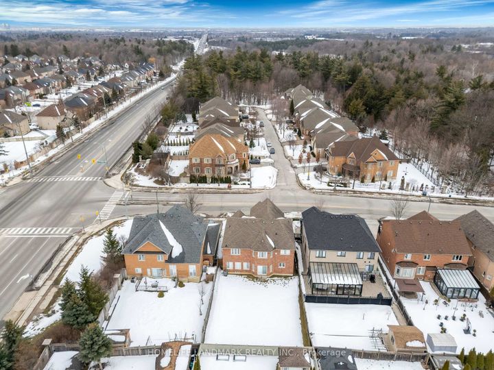 Photo 31 at 7 Via Campanile, Vellore Village, Vaughan