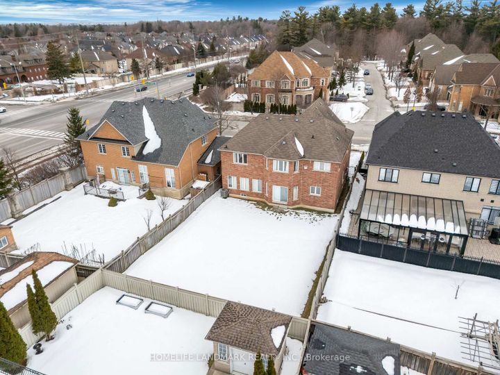 Photo 32 at 7 Via Campanile, Vellore Village, Vaughan