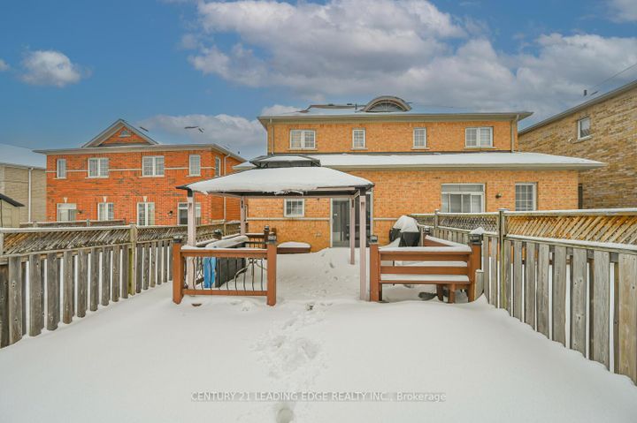 Photo 22 at 44 Deepcoral Court, Madoc, Brampton