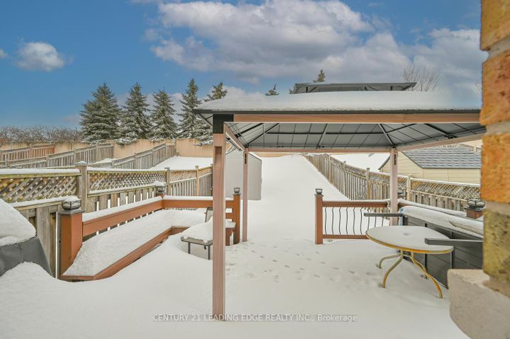 Photo 23 at 44 Deepcoral Court, Madoc, Brampton