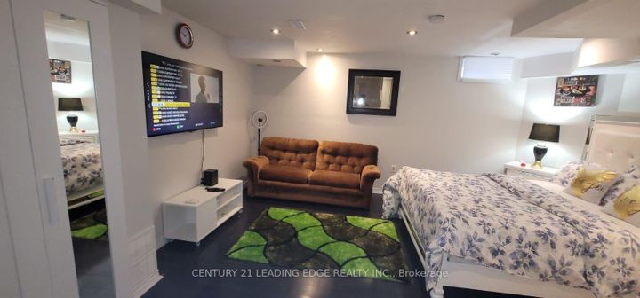 Photo 36 at 44 Deepcoral Court, Madoc, Brampton